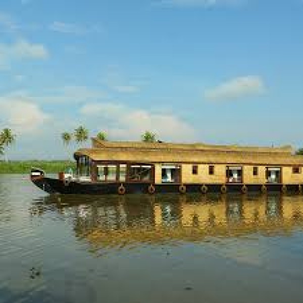 Backwater Houseboat Tour In Alleppey 1N/2D